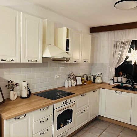 Апартаменты Starlight House Бьеловар Экстерьер фото